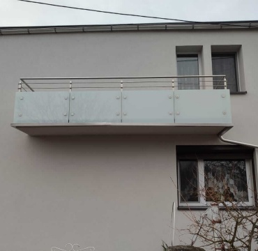 Balustrada balkonowa z nierdzewki i szkła mrożonego - fot. 2
