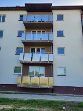 Balustrady balkonowe metalowe (nierdzewne) w budynku wielorodzinnym - fot. 2